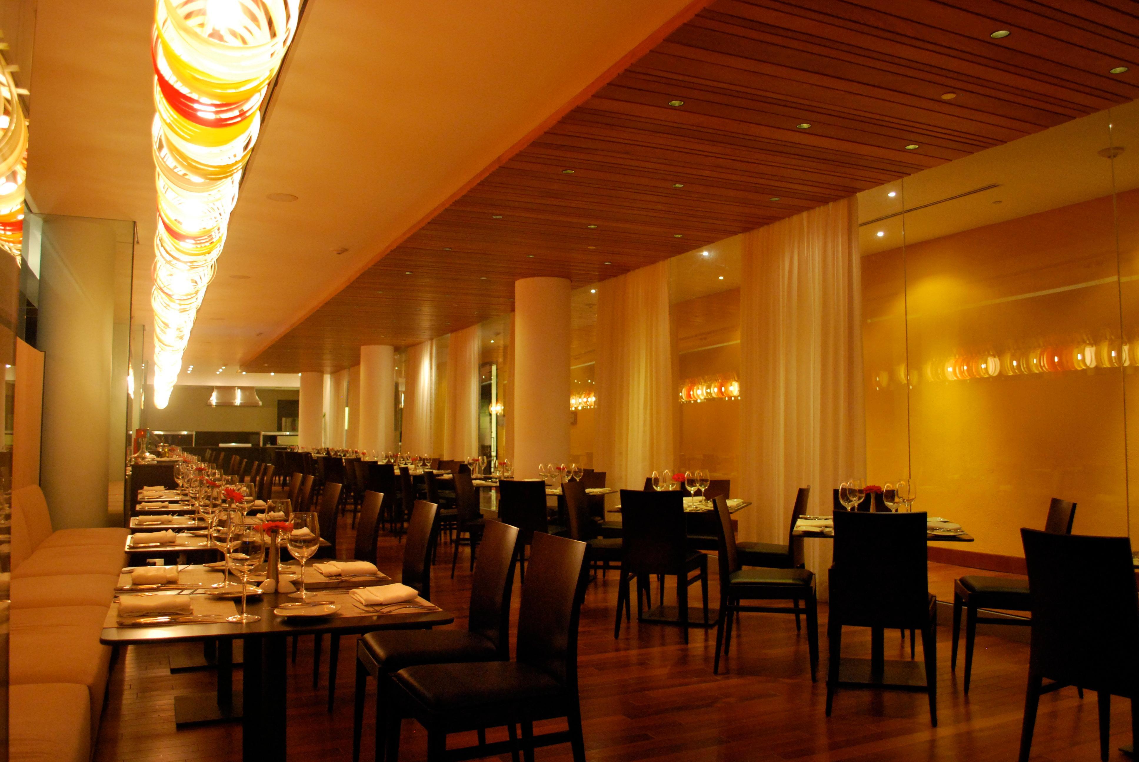 Holiday Inn Santo Domingo By Ihg Экстерьер фото The interior of the restaurant