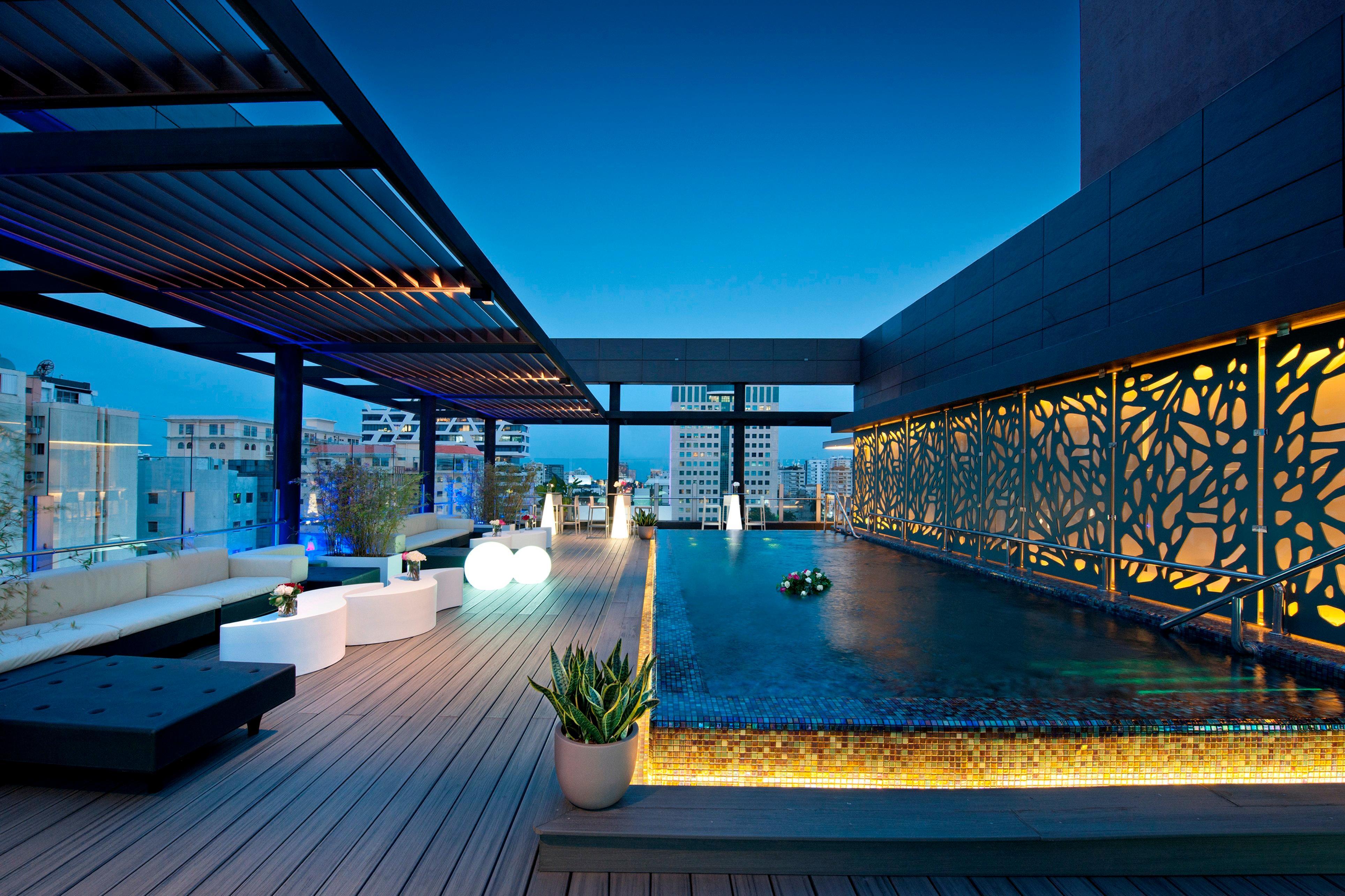 Holiday Inn Santo Domingo By Ihg Экстерьер фото The rooftop pool at the hotel