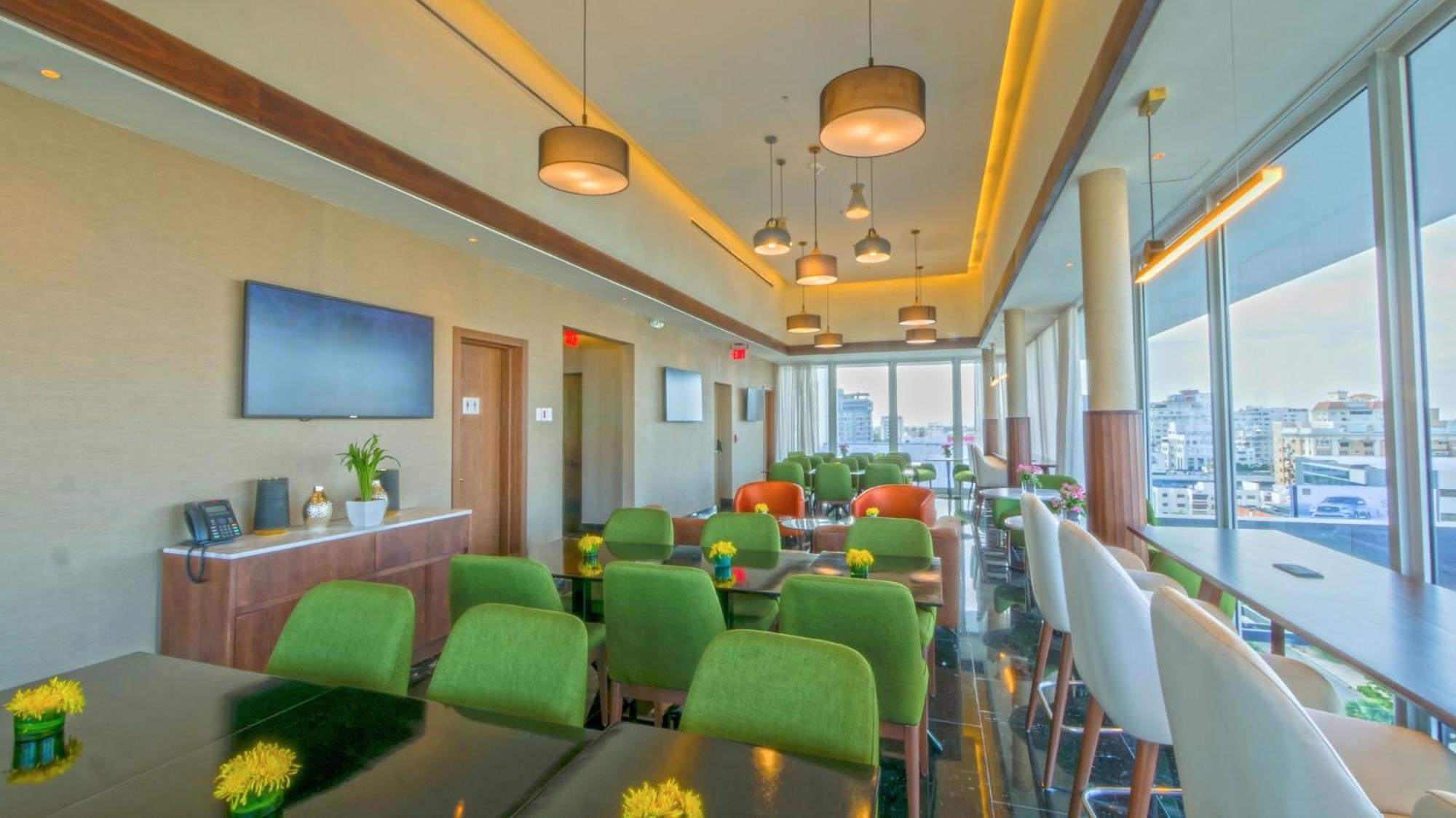 Holiday Inn Santo Domingo By Ihg Экстерьер фото The lounge at the airport