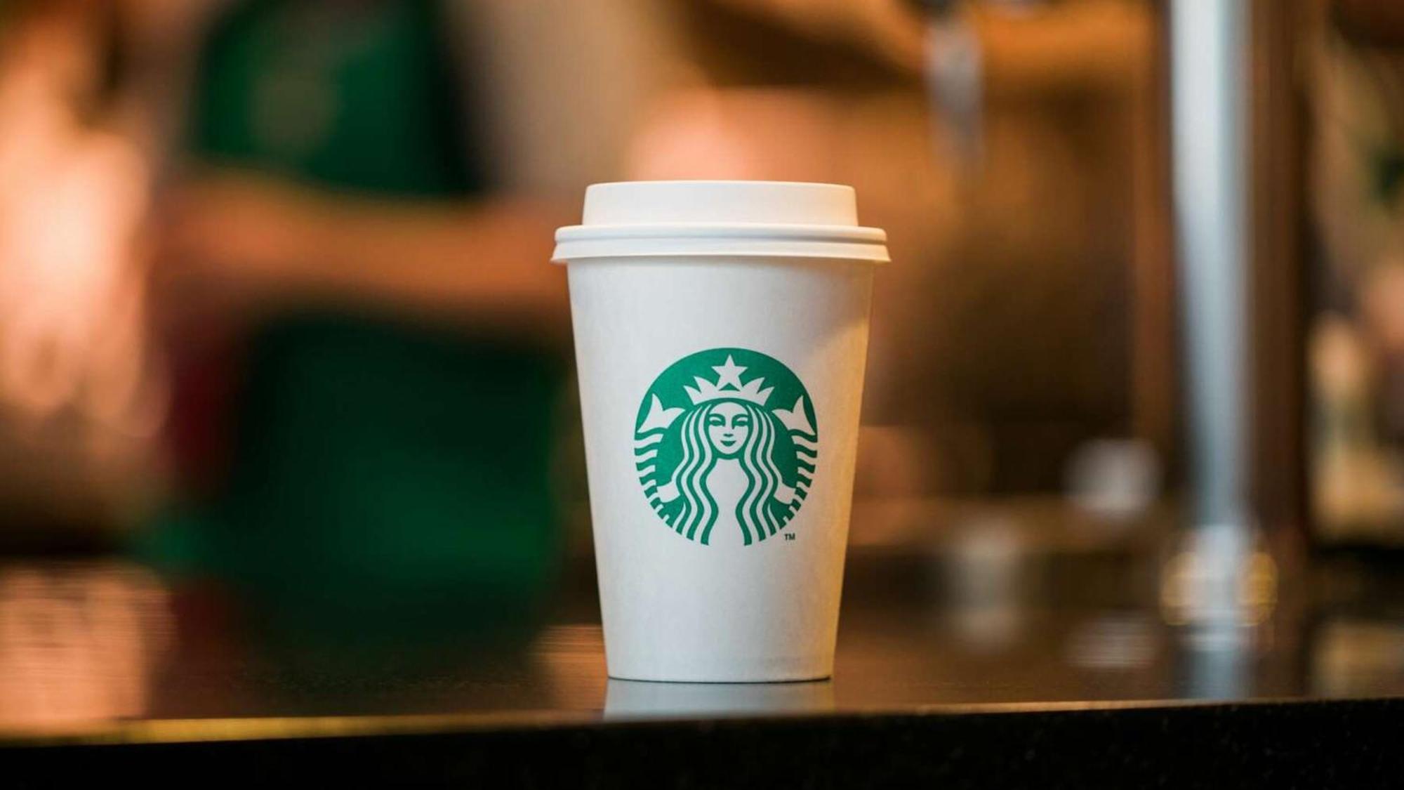 Holiday Inn Santo Domingo By Ihg Экстерьер фото Starbucks coffee cup